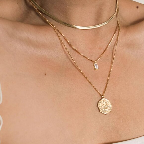 Elegant 14K Gold Plated Emerald Birthstone Necklace for Women with Cubic Zirconi - Picture 8 of 9